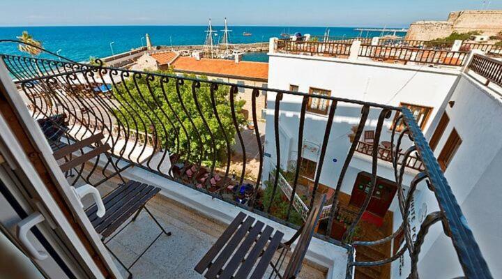 Kyrenia British Harbour Hotel Extérieur photo